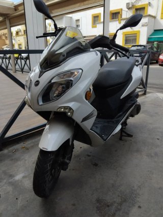 Scooter 125 Blanca  keeway cityblade itv 2 años