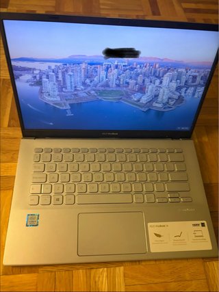 Asus VivoBook 14 Precio negociable