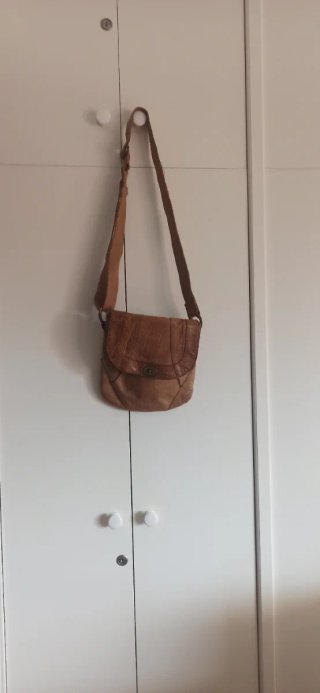Bolso de piel marrón