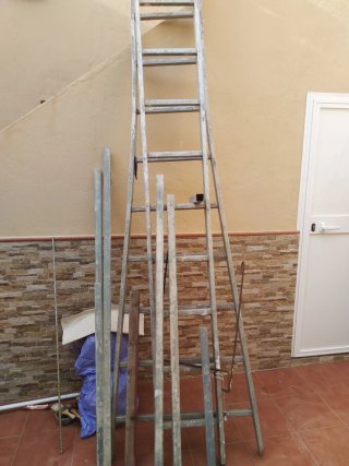 Escalera de dos tramos 6 metros aproximadamente