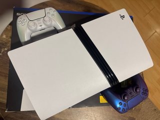 PlayStation 5 Pro Sony Blanca y Multicolor