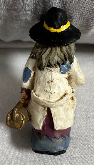 Figura de Resina Bruja Doctora Vintage