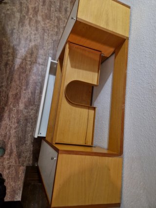 Mueble de baño de madera