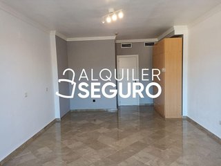 Piso en alquiler en Bola de Oro - Serrallo en Granada