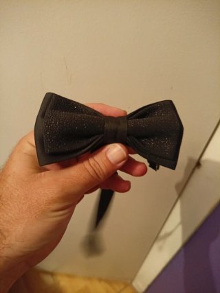 Traje de fiesta negro con brillantes