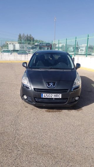Peugeot 5008 2014