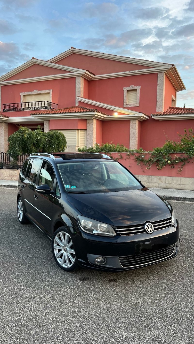 Volkswagen Touran 2.0 TDI Sport 2011