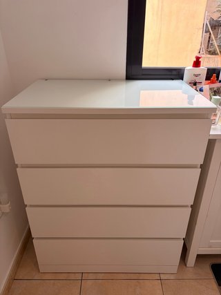Cómoda Malm IKEA Blanca con Tapa de Cristal