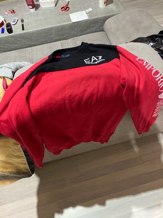 Sudadera EA7 Emporio Armani Negra y Roja