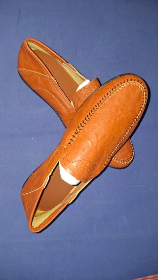Mocasines marrones piel sintética.