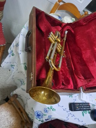 Trompeta Besson/Crescendo con estuche
