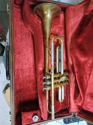 Trompeta Besson/Crescendo con estuche