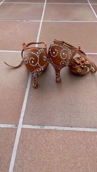 Zapatos baile latino talla 35 tacón 9’5 cm