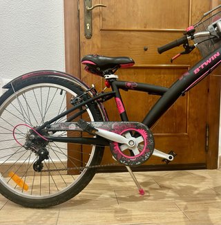 Bicicleta infantil B'TWIN rosa y negra
