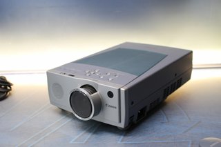 Proyector multimedia Canon LV-5100.