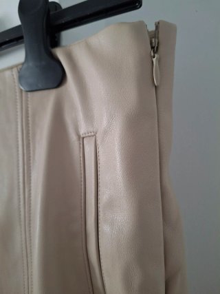 Pantalones de cuero  Beige Zara Talla L