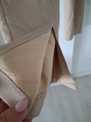 Pantalones de cuero  Beige Zara Talla L