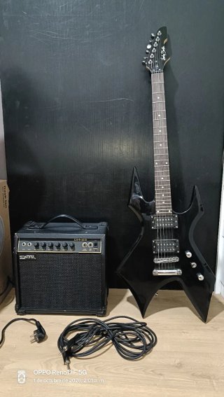 Guitarra Eléctrica Harley Benton + Amplificador.