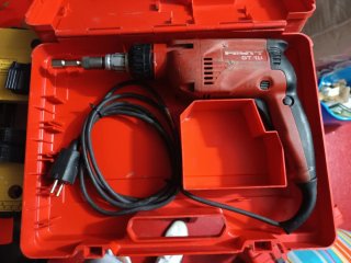 Atornillador profesional para metal Hilti.
