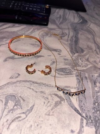 Conjunto de Joyas Dorado con Piedras Azules