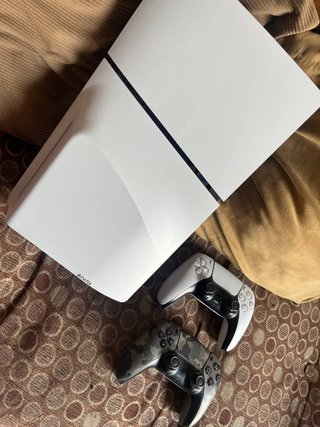 PS5 Slim 1TB con 2 Mandos
