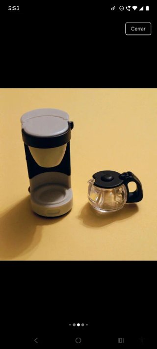Cafetera miniatura para casa de muñecas 1:12