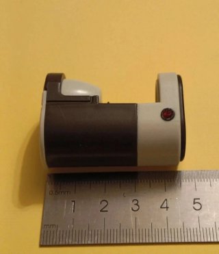Cafetera miniatura para casa de muñecas 1:12