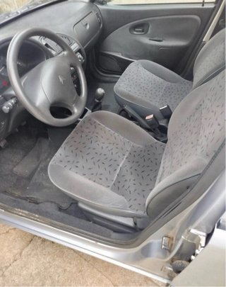 Citroen Saxo 49.000km 3.000€ 2001 gasolina 60cv