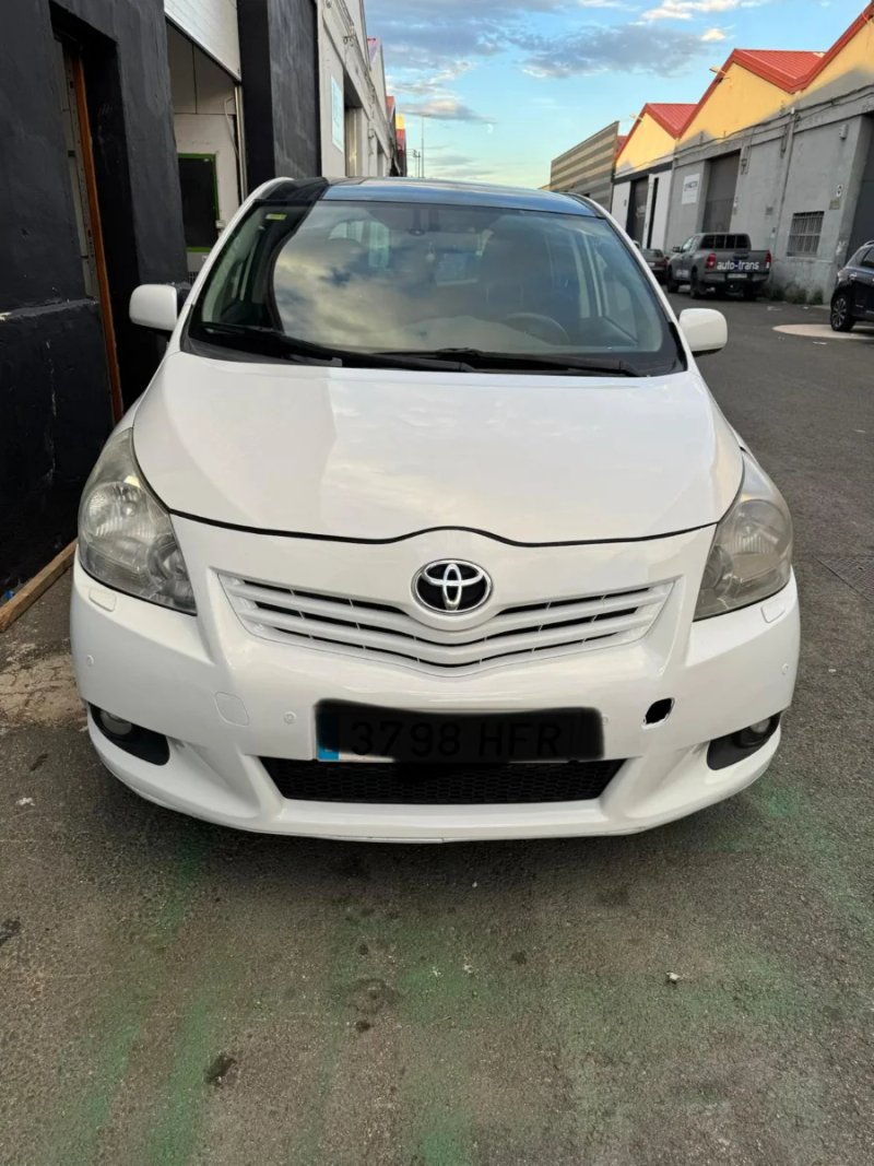 Toyota Corolla Verso 2011