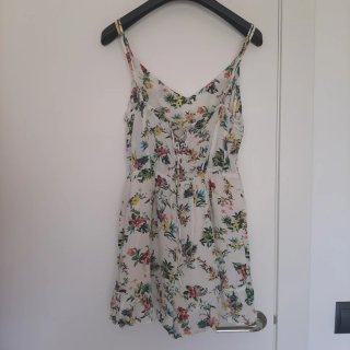 Mono corto floral blanco