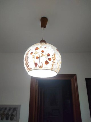 Lámpara Esférica de Papel y Madera