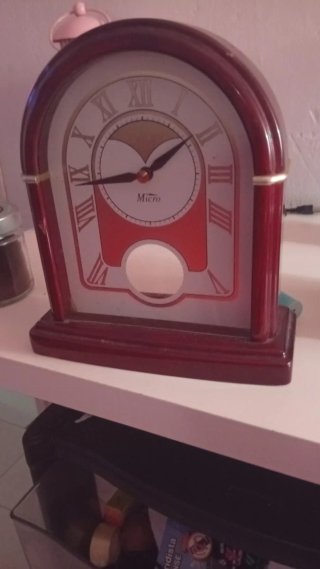 Reloj de mesa antiguo
