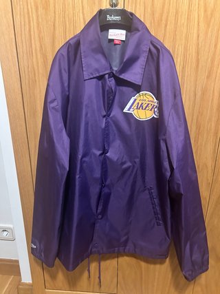 Impermeable Mitchell & Ness Lakers Morado