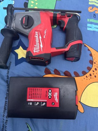 Taladro Milwaukee M12 Fuel