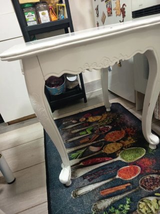 Mesa de salón blanca estilo francés