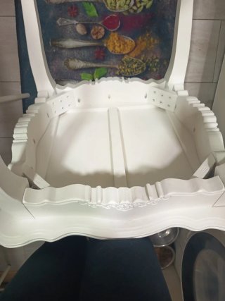 Mesa de salón blanca estilo francés