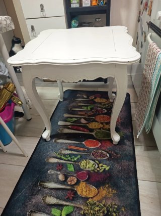 Mesa de salón blanca estilo francés