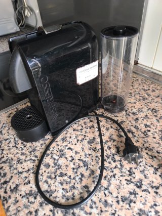 CAFETERA NESPRESSO DELONGHI U