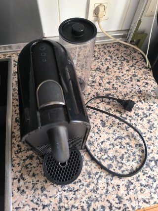CAFETERA NESPRESSO DELONGHI U