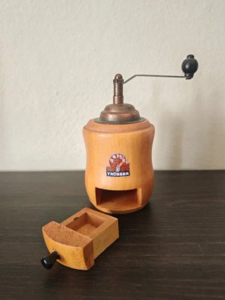 Molinillo de café antiguo Armin Trösser