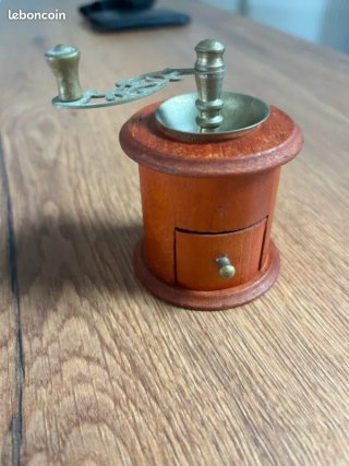 Molinillo italiano de café antiguo madera y metal
