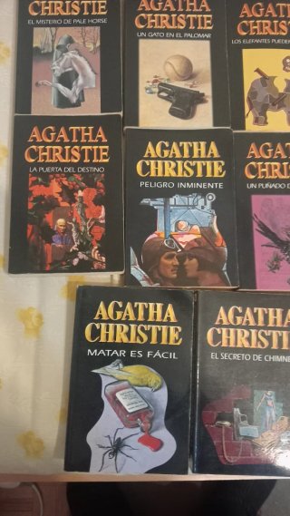Agatha Christie. Lote de 18 novelas