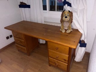 Scrivania in legno massello con 6 cassetti