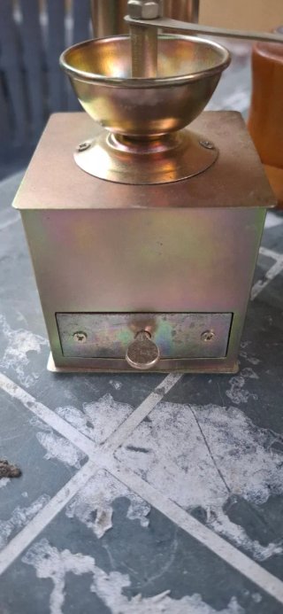 Molinillo de café antiguo metálico