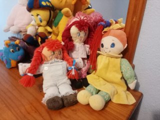 Lote de peluches y muñecos
