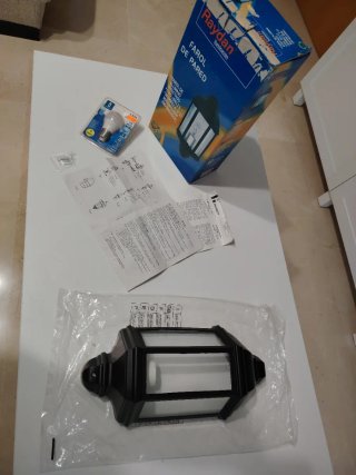 Farol de Pared Raydan sin estrenar.
