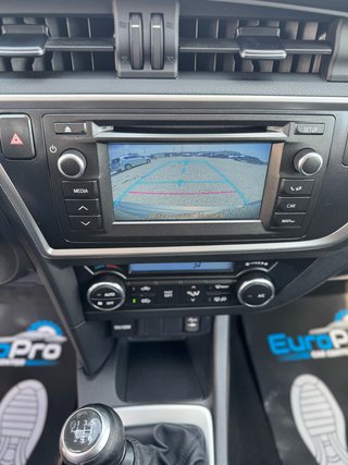 Toyota Auris 120D Live Touring Sports