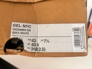 Zapatillas Asics Gel NYC Color Gris