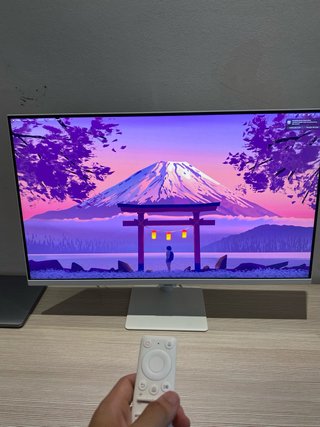 Samsung Smart Monitor M7 32” 4K + VESA
