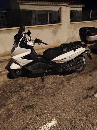 Es una gilera gp800 no me deja poner la marca